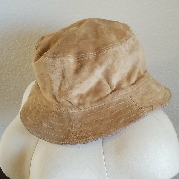Dooney & Bourke unique suede/ monogram bucket hat - Picture 3 of 6